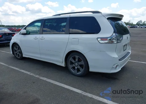 2017 Toyota Sienna Se 8 Passenger from USA, damaged, VIN 5TDXZ3DCXHS877520